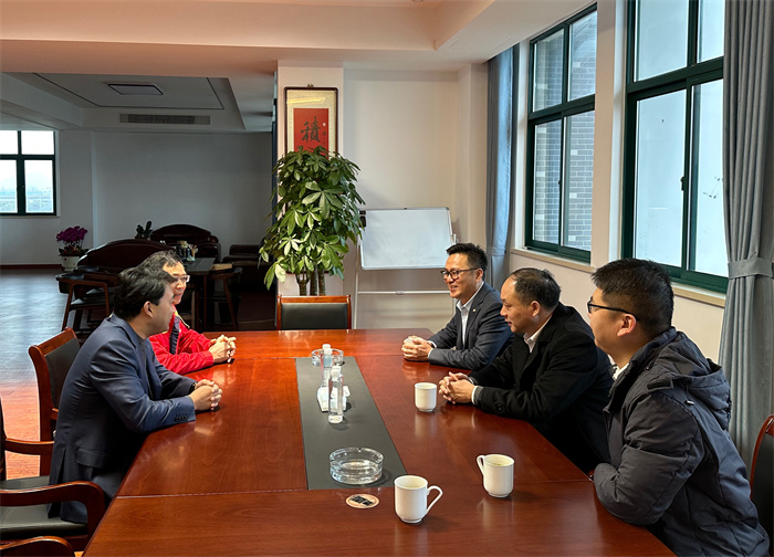 常州市政協(xié)副主席、常州民建主委一行走訪我司