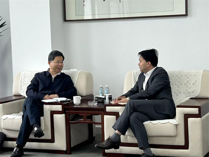 常州市人大常委副主任、市總工會主席一行走訪我司